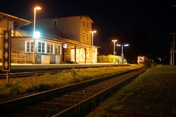 Bahnhof bei Nacht